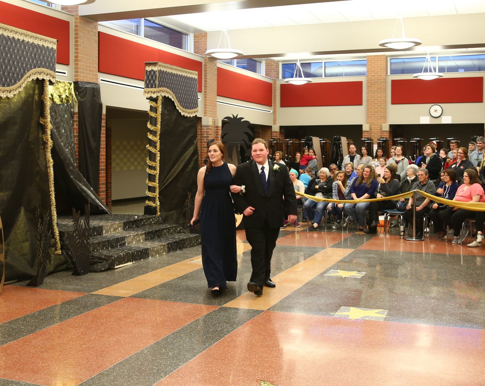 MC Prom 2018 (9).JPG
